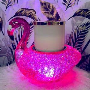 New! Bath & Body Works PINK FLAMINGO
water globe 3 wick candle holder!